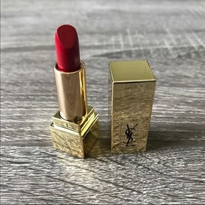 Yves Saint Laurent Makeup - Lipstick Yves Saint Laurent Makeup - Lipstick